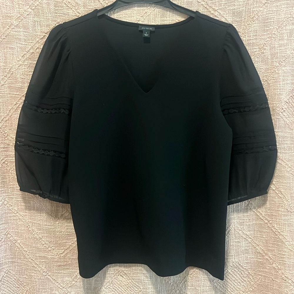 Ann Taylor Woman’s Black Shear sleeve Blouse! Size M